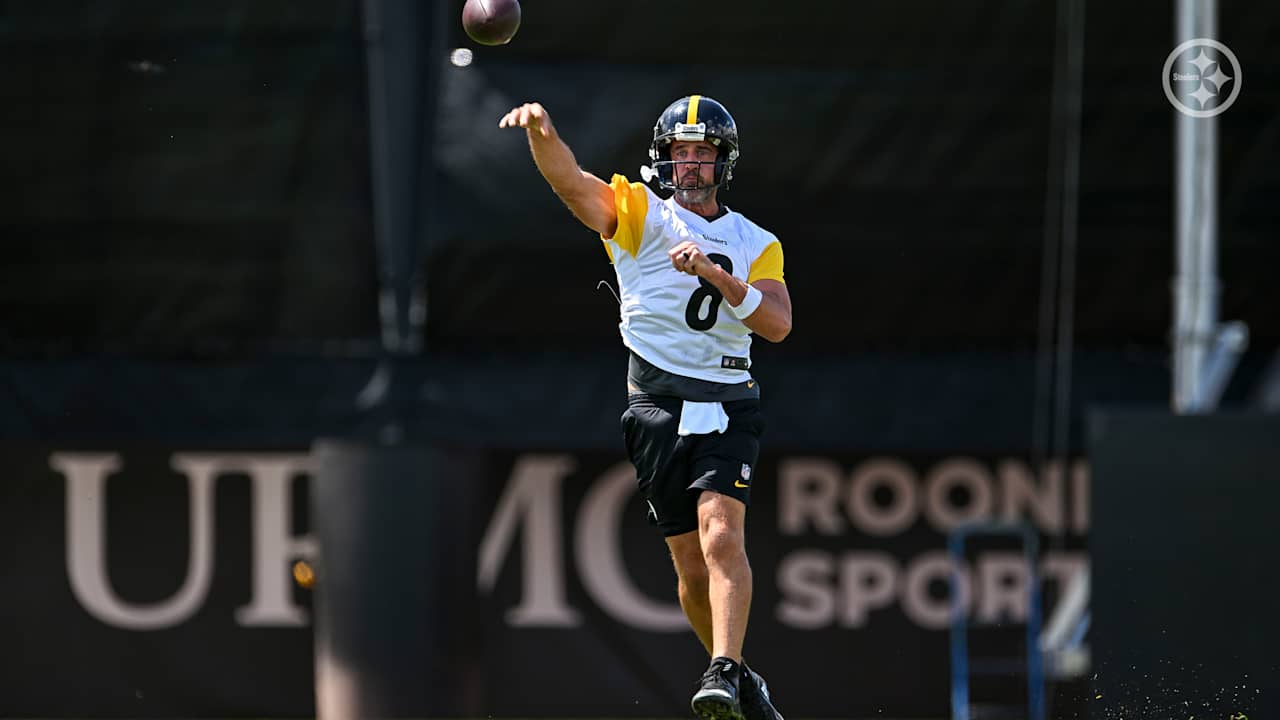 Rodgers prepares for his first game with the Steelers