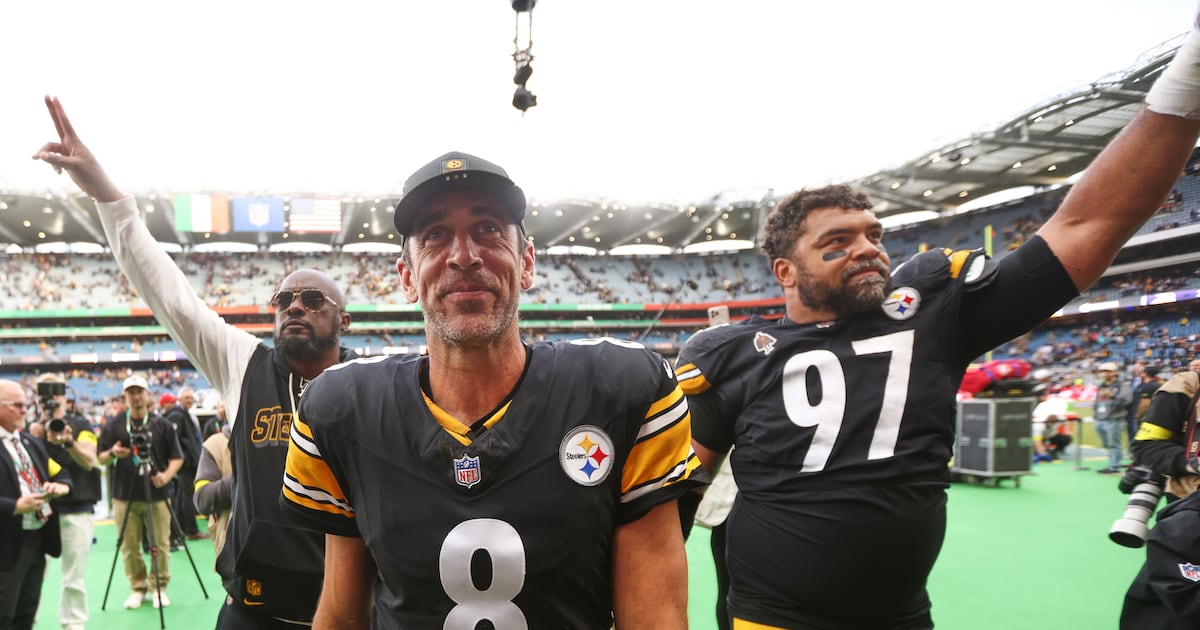 Aaron Rodgers breaks NFL record in win over Vikings – WPXI