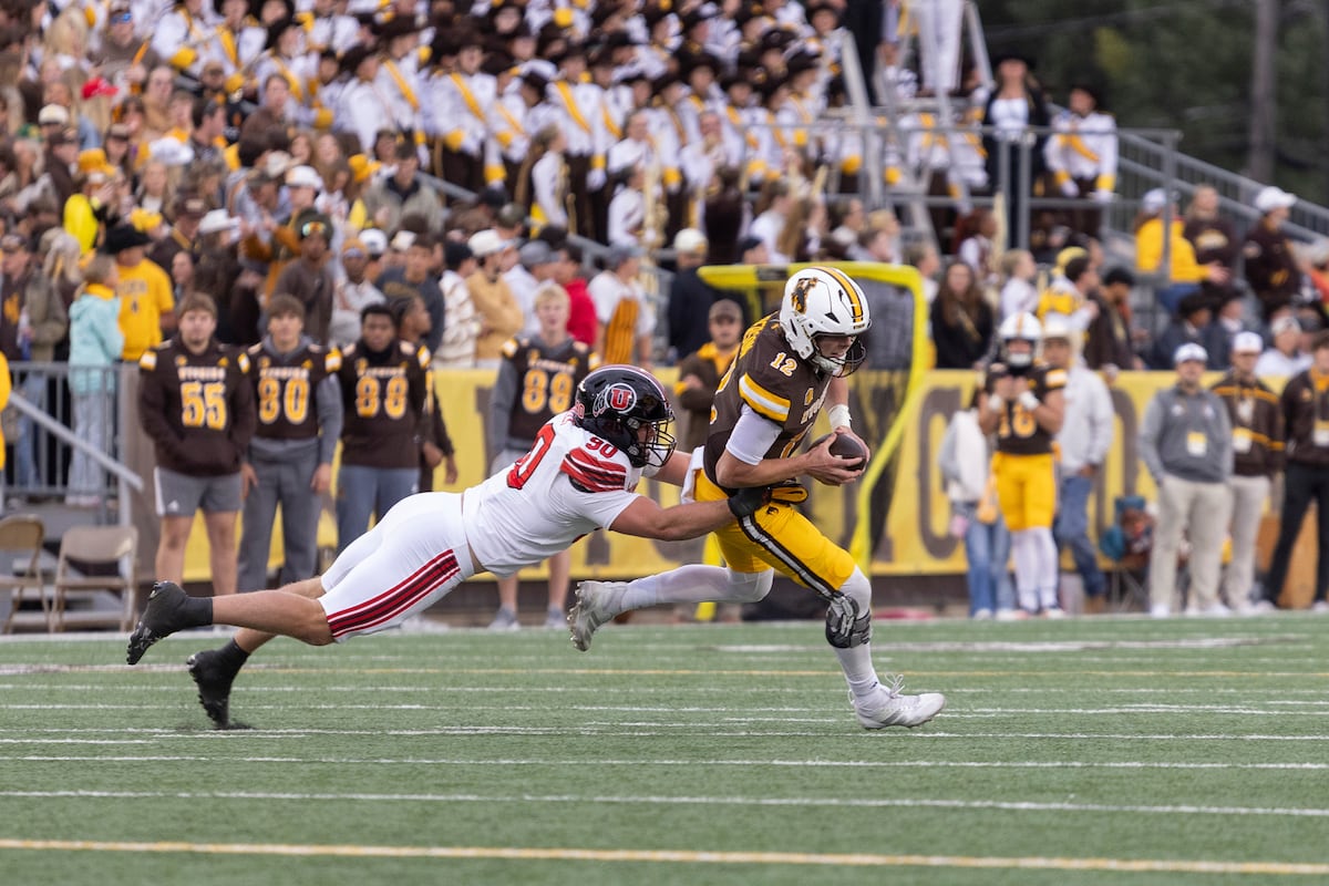 Utah football beats Wyoming Cowboys to improve to 3-0