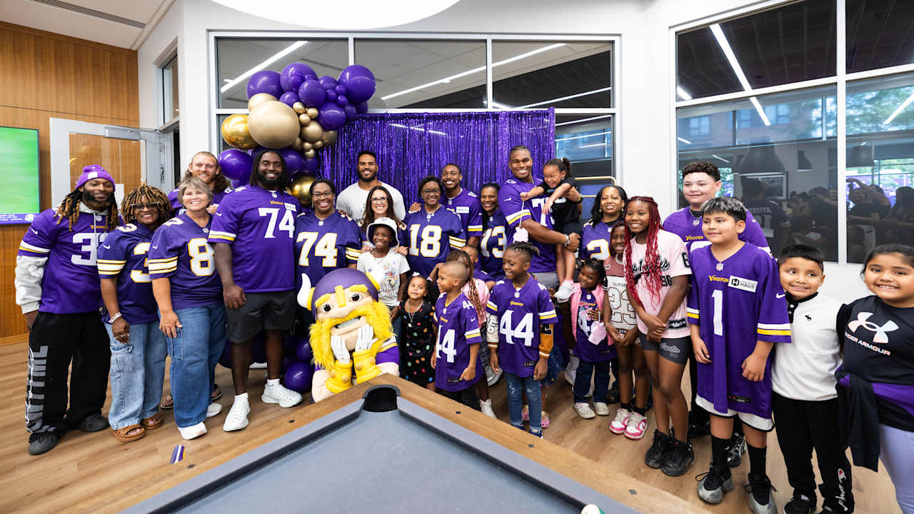 Vikings Host Back-to-School Gifting for Single Moms & All-Abilities Football Clinic