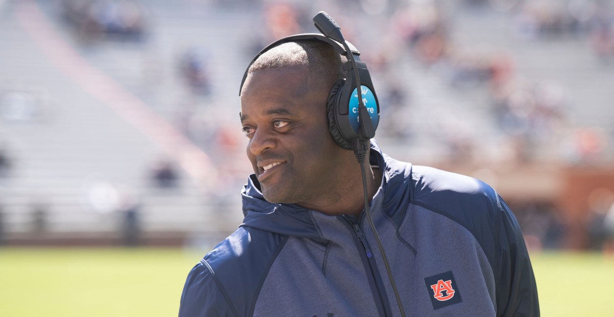 Falcons fire WRs coach Ike Hilliard