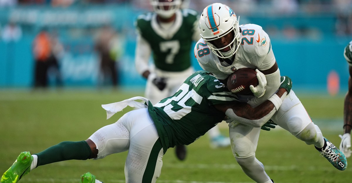 NY Jets News: Aaron Glenn on QB Justin Fields: If Cleared, He’s Starting