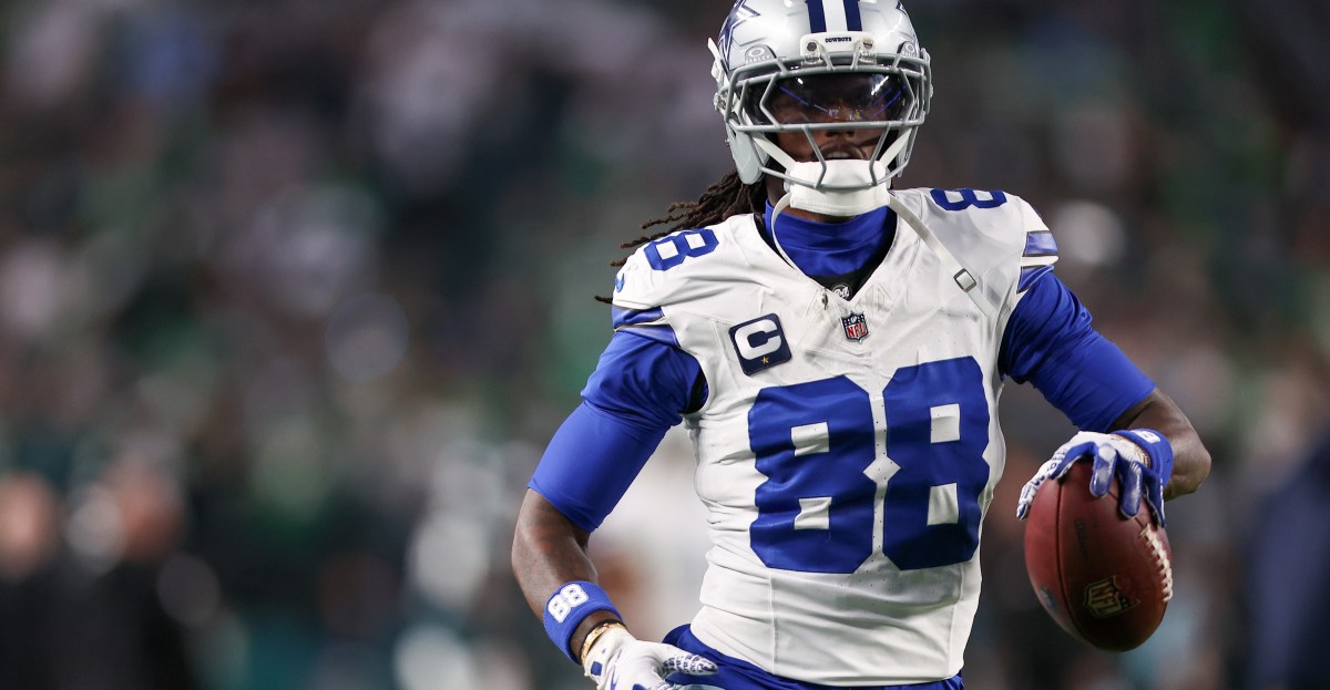 Dallas Cowboys WR CeeDee Lamb questionable to return against Bears