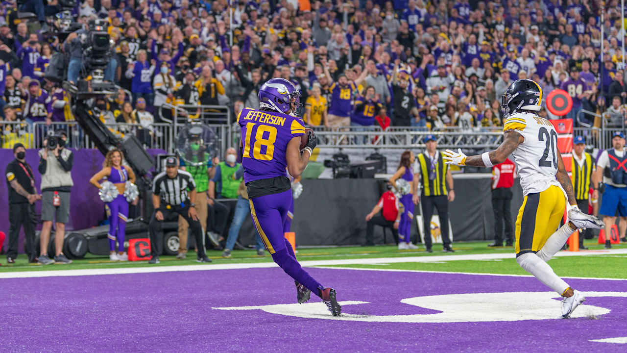 Vikings vs. Steelers at Dublin Expected to Be Close