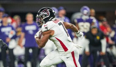 Bijan Robinson is off to the races