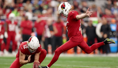 Matt Prater kicks a field goal for the Cardinals...
