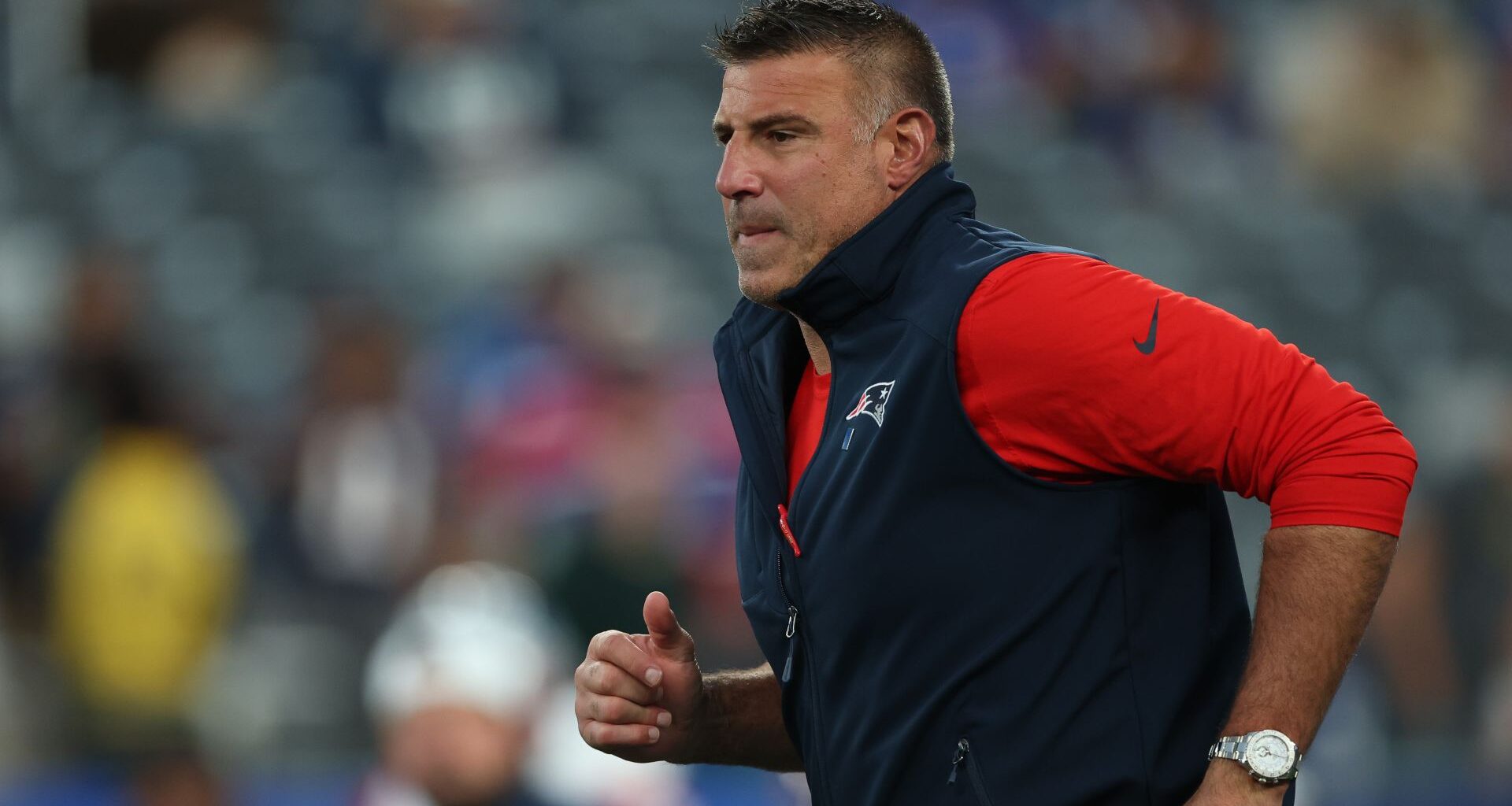 Patriots' Stefon Diggs Roasts Mike Vrabel After Sideline Scamper