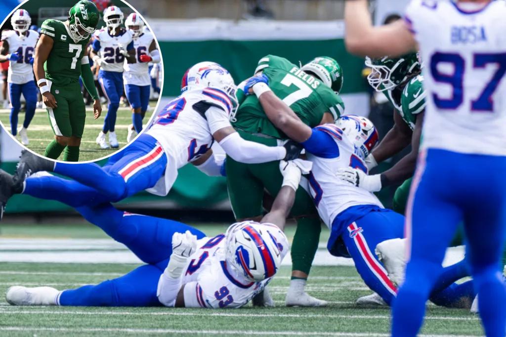 Justin Fields' concussion adds insult to injury during woeful Jets showing