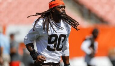 Jadeveon Clowney arrested just days before signing with Cowboys