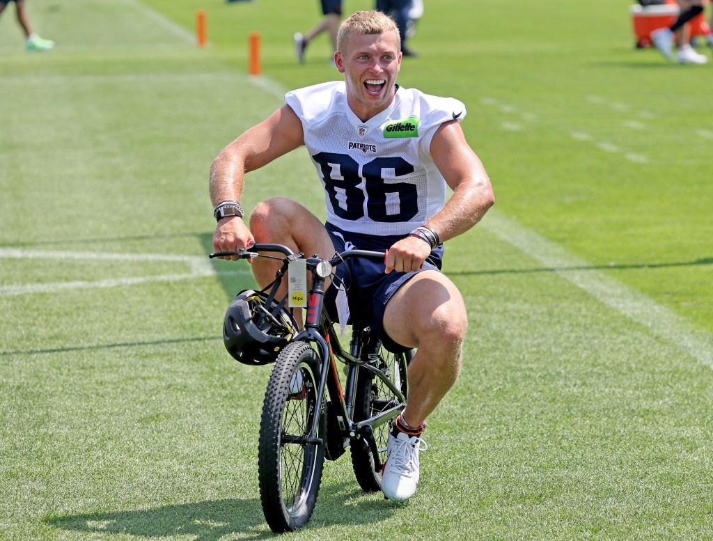 Get to know rookie Efton Chism better on and off the field