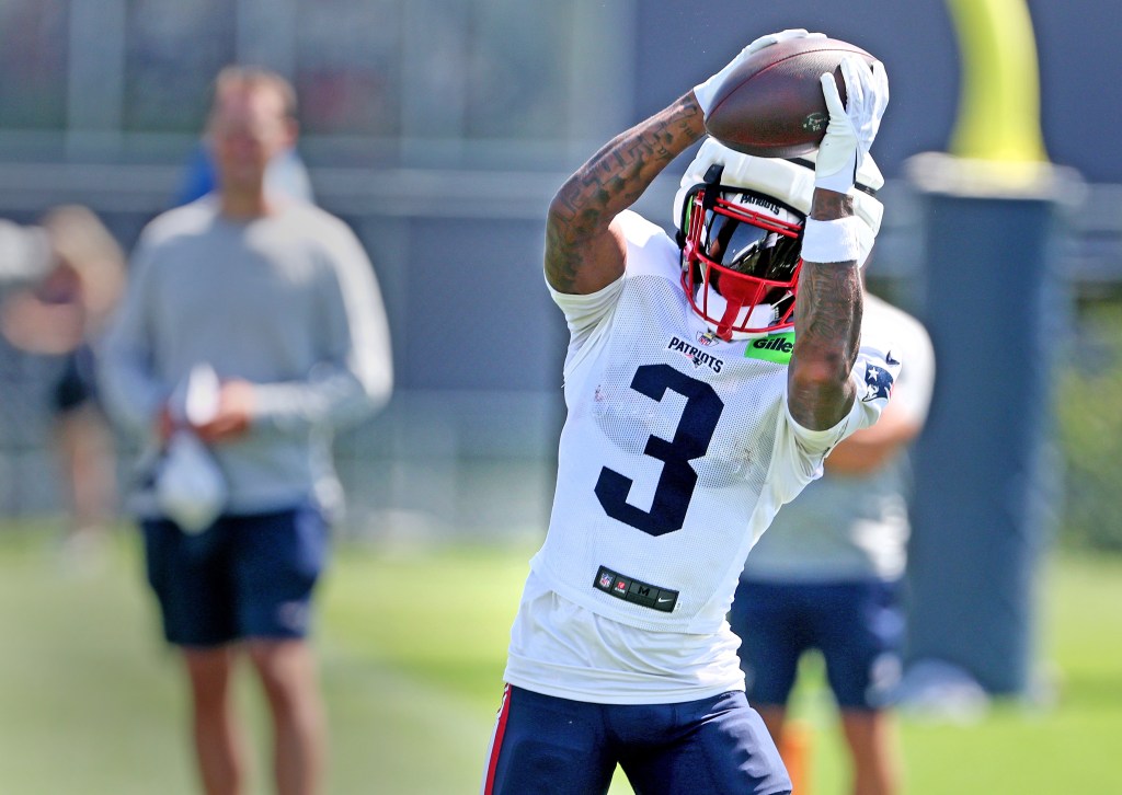 Is DeMario Douglas being phased out of offense?