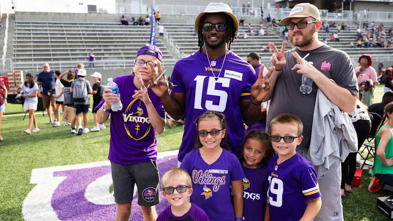 Tradehome Shoes & Vikings Expand Back to School Event