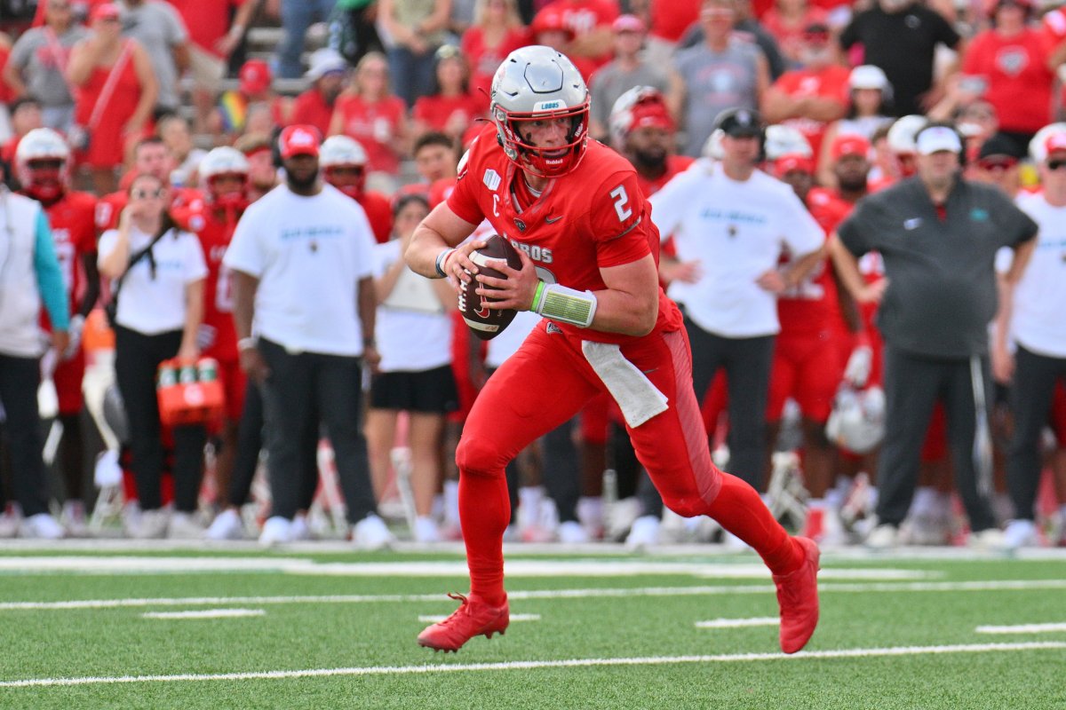 Quarterback Jack Layne of New Mexico Lobos