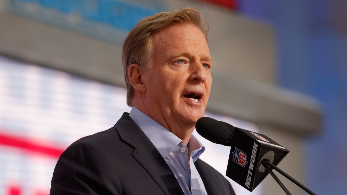 NFL Open to Renegotiating Media Rights Deals as Early as 2026