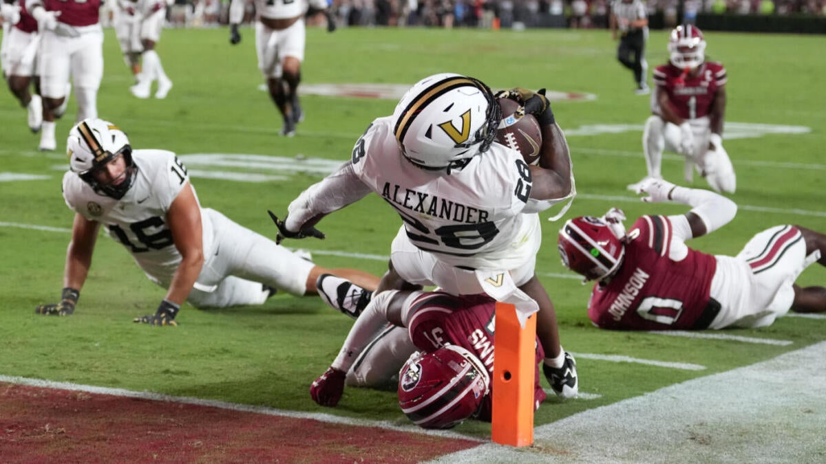 College football Week 3 overreactions: Texas won't reach double-digit wins, put Vandy in CFP conversation