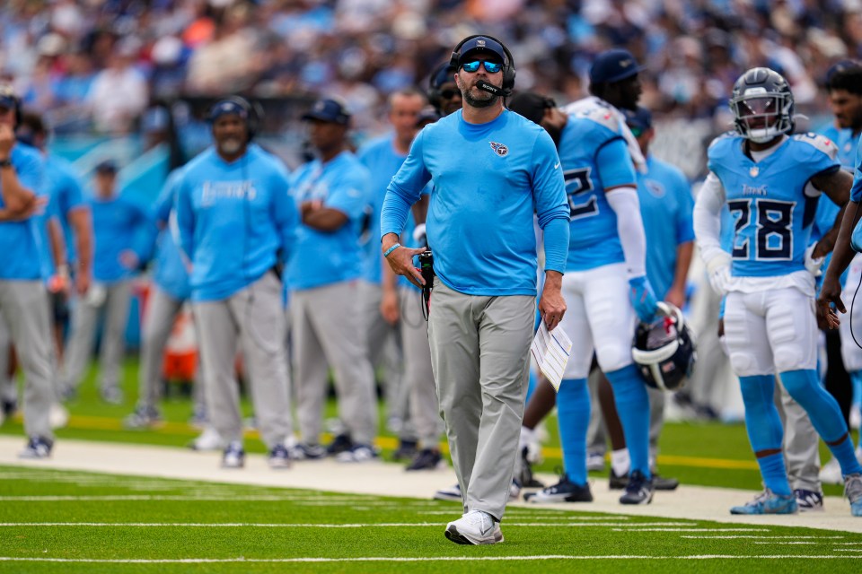 Tennessee Titans head coach Brian Callahan on the sideline.