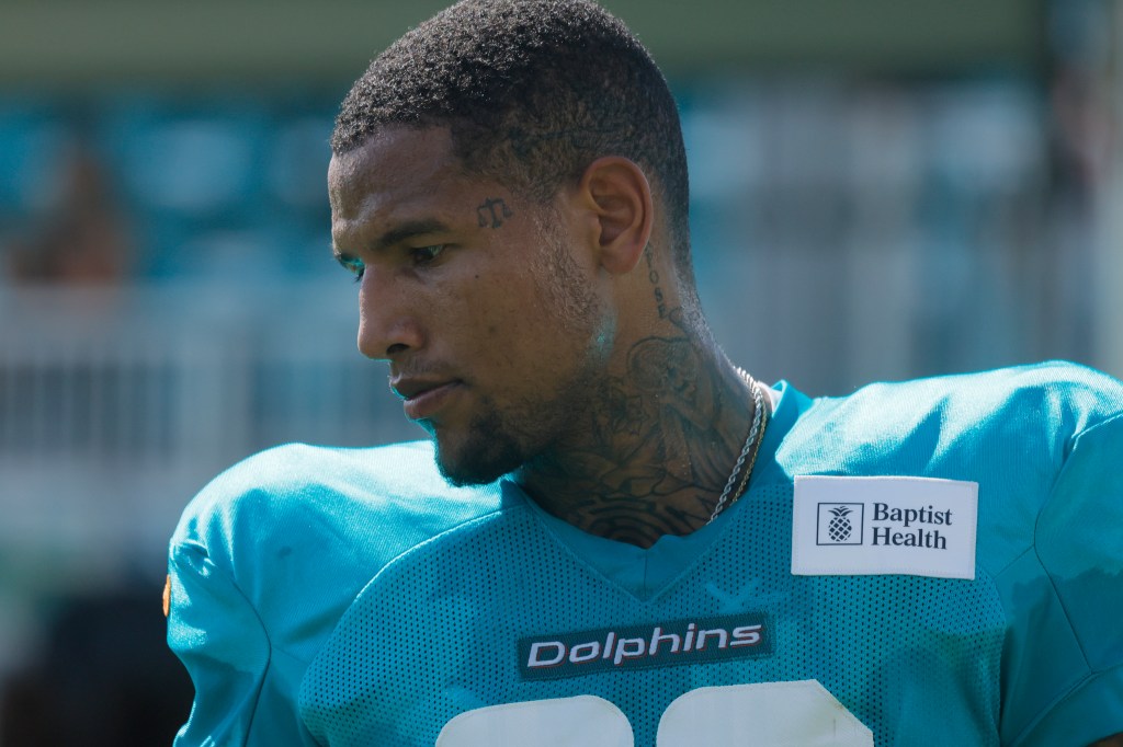Dolphins' Darren Waller, Jaylen Wright injuries revealed