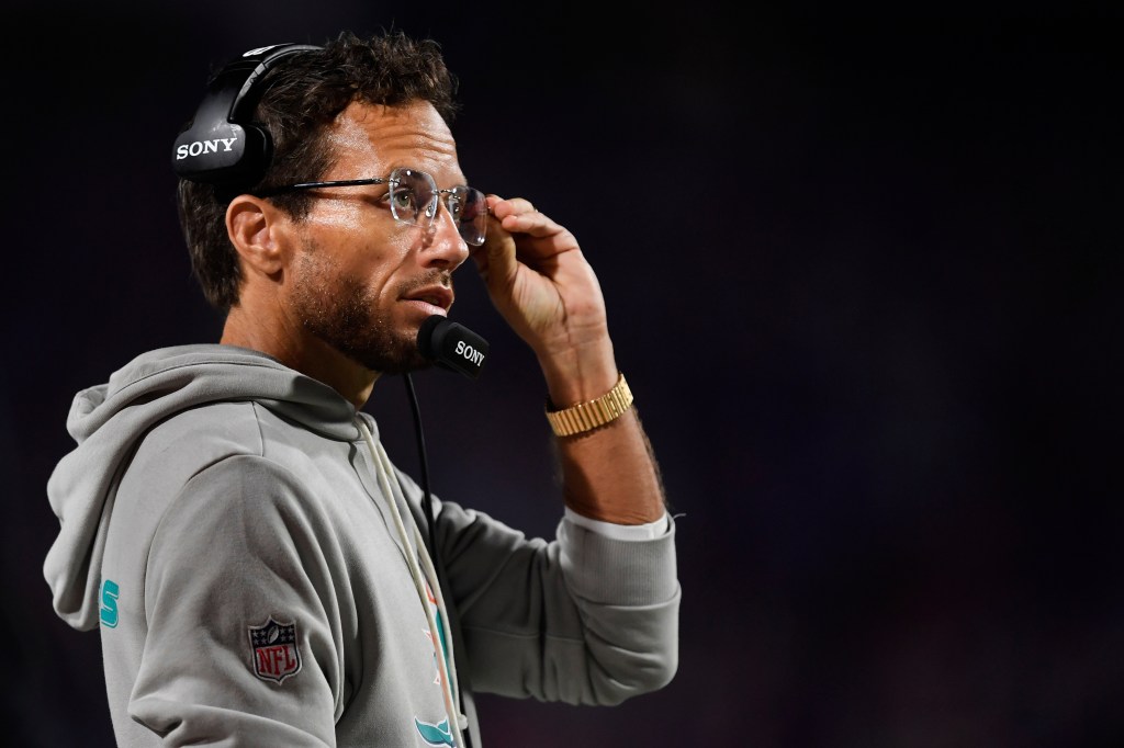 Dolphins' Mike McDaniel to use Darren Waller vs. Jets