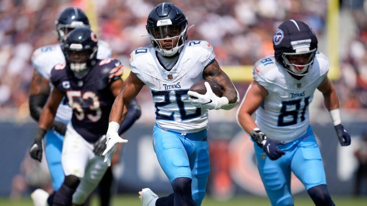 Fantasy football rankings 2025: Sleepers, top picks from NFL model that nailed James Cook's big season