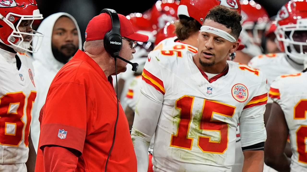 Chiefs in danger zone with impotent offense, while Steelers disappoint on defense; plus, 3 NFL closers