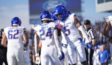 Dylan Riley paves way for the Broncos with career performance as Boise State tops Air Force 49-37 – The Arbiter