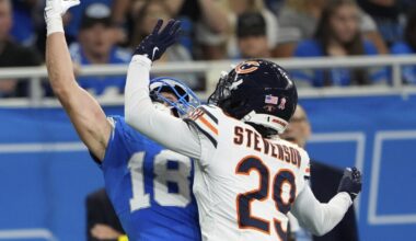 Isaac TeSlaa snags a second one-handed grab in win against Chicago Bears