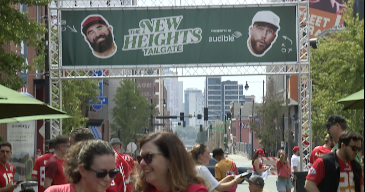 Kelce brothers’ 'New Heights' Tailgate draws Chiefs, Eagles fans
