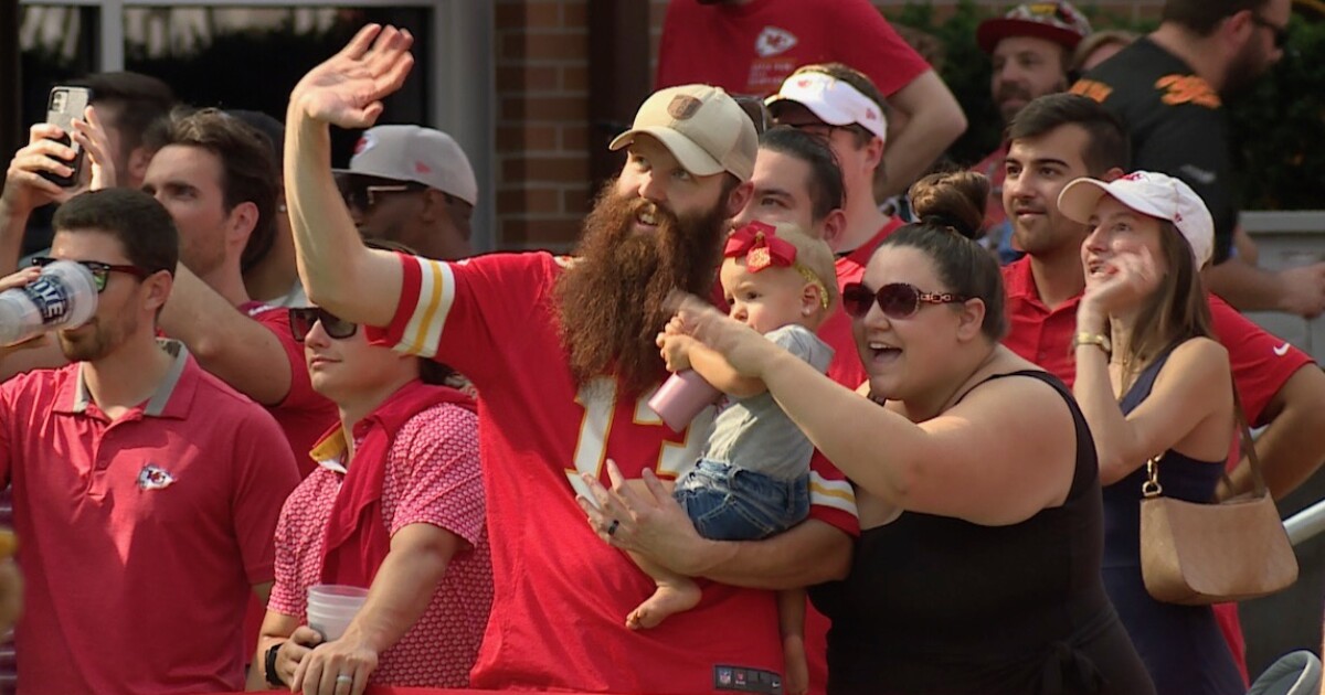 Chiefs fans demonstrate unity as Missouri lawmakers split KC's districts