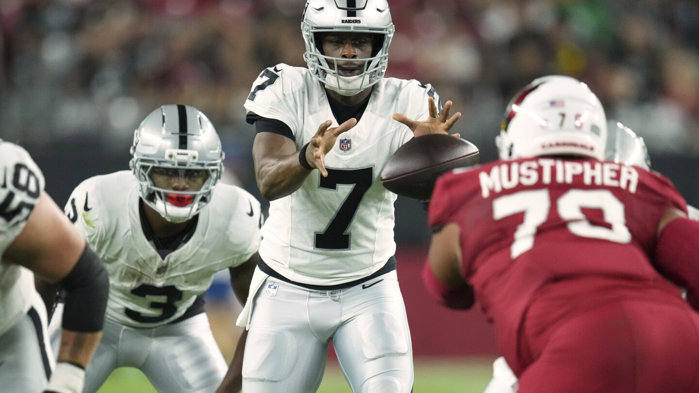 Geno Smith throws TD pass in only drive for Raiders, who fall to Cardinals 20-10