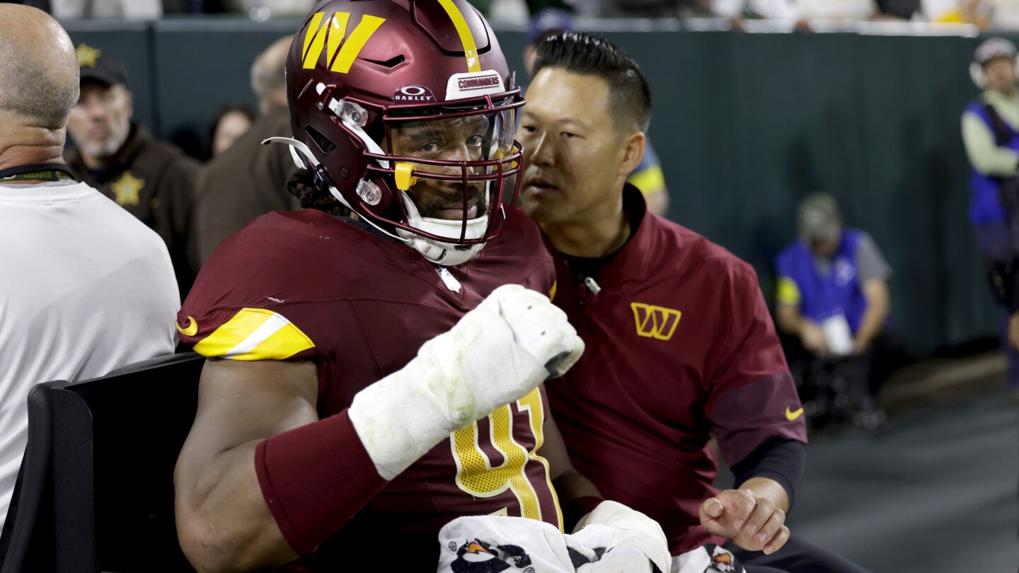 Commanders lose Ekeler and Wise while falling to Packers