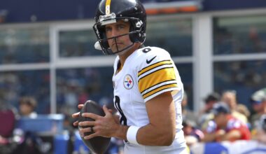 Aaron Rodgers hates his new helmet. The Steelers QB is more upbeat about his team's offense