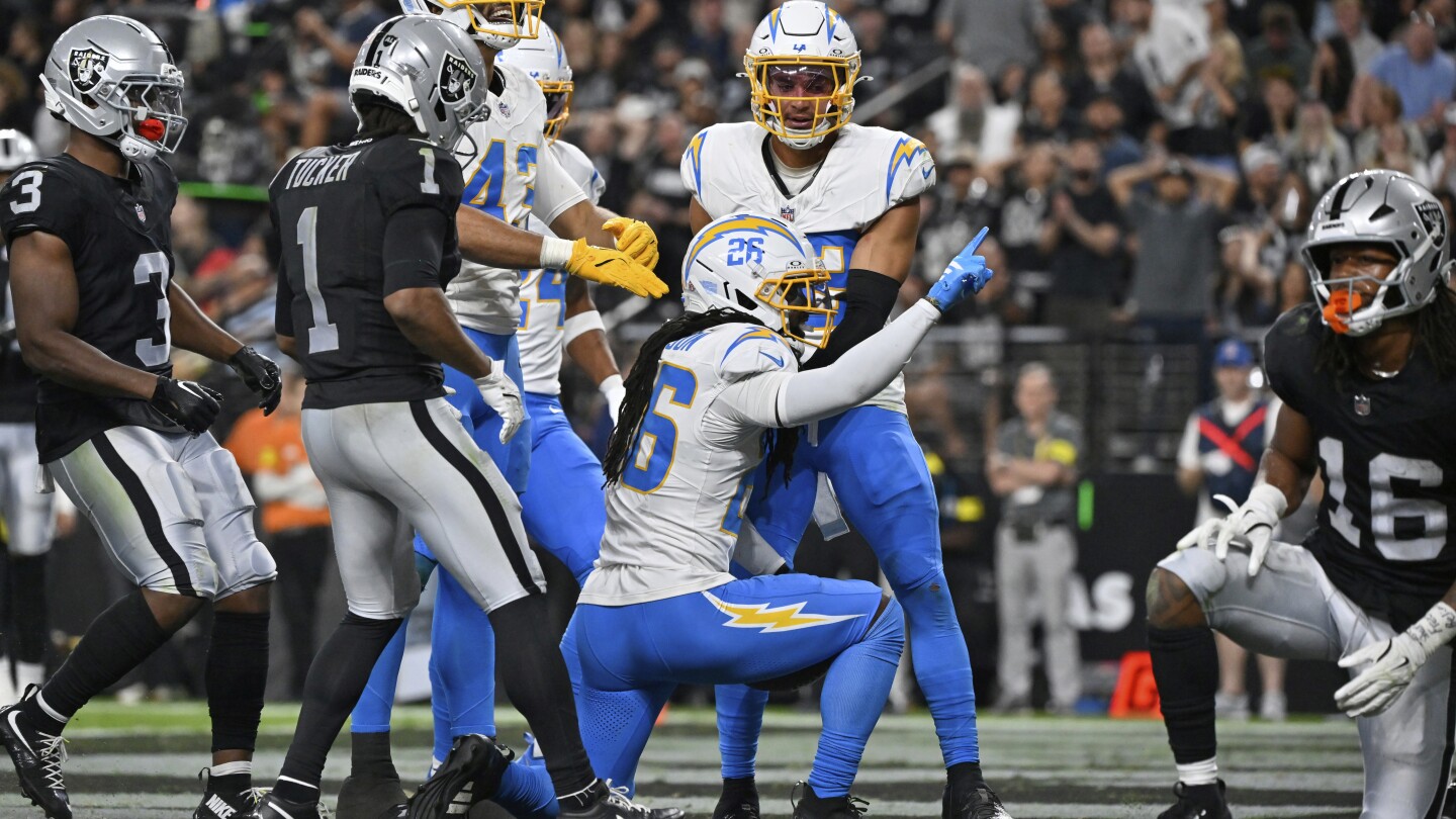 Chargers aim to extend winning streak against Denver Broncos