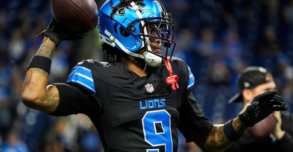 Which games should the Detroit Lions wear their black jerseys?