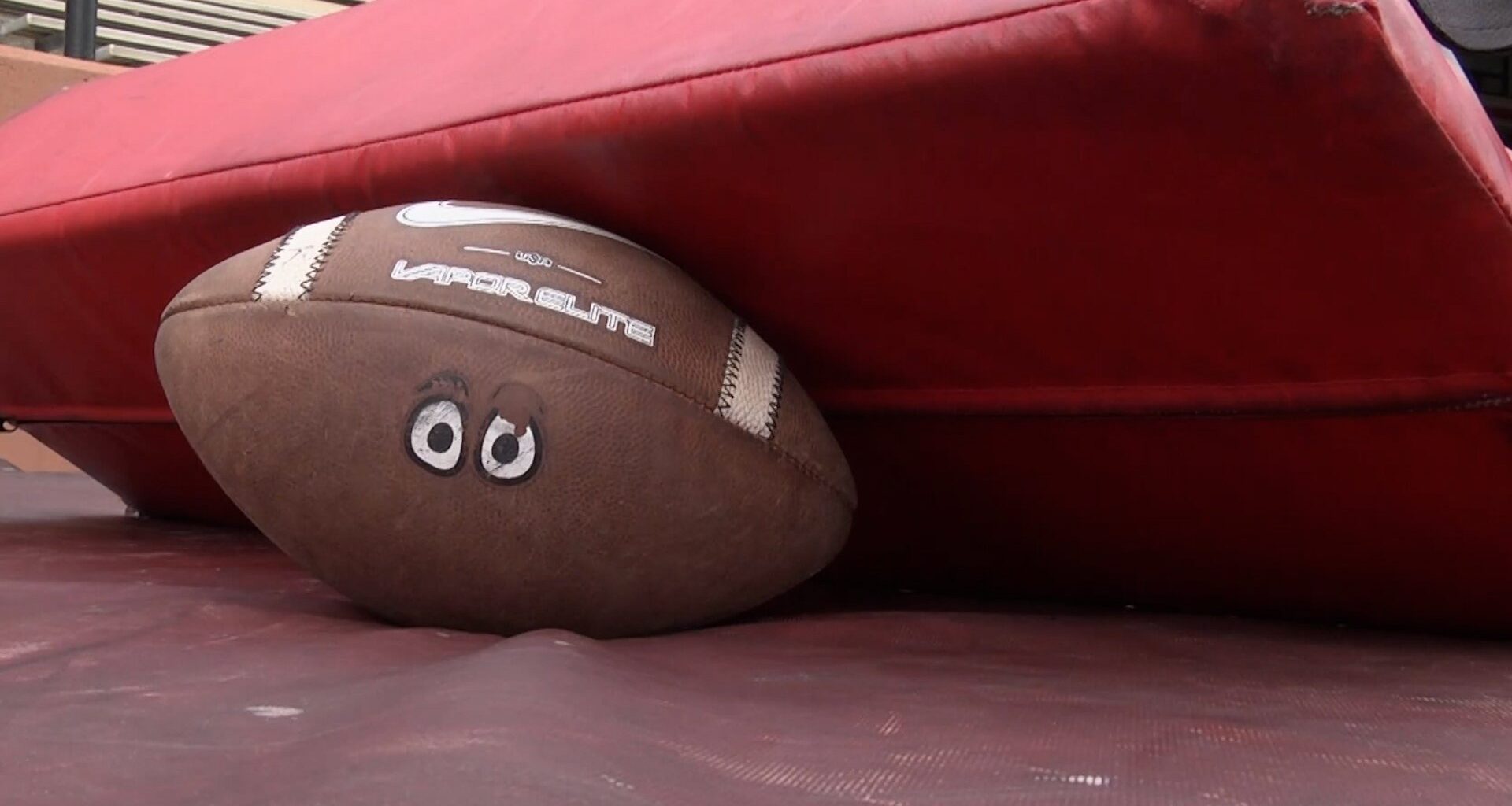 Tops, Bears share many ties in Week 5 matchup