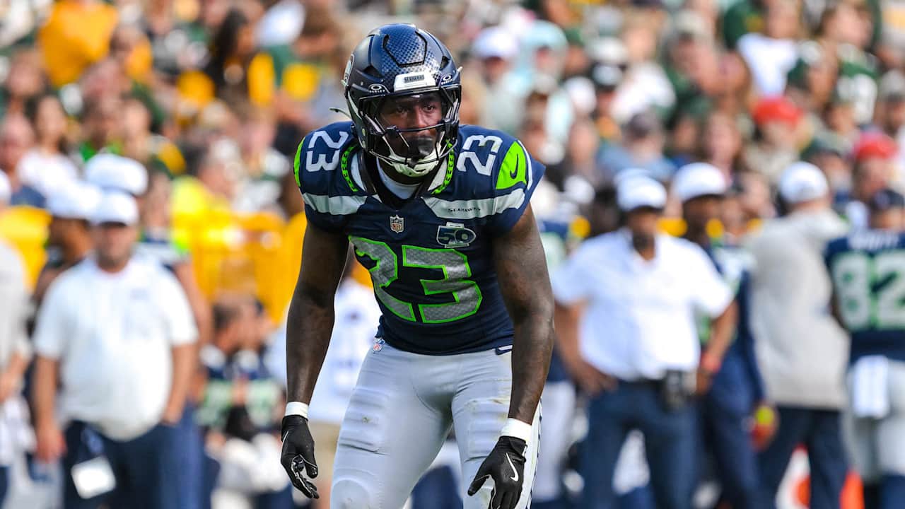 Seahawks Sign D’Anthony Bell To Practice Squad