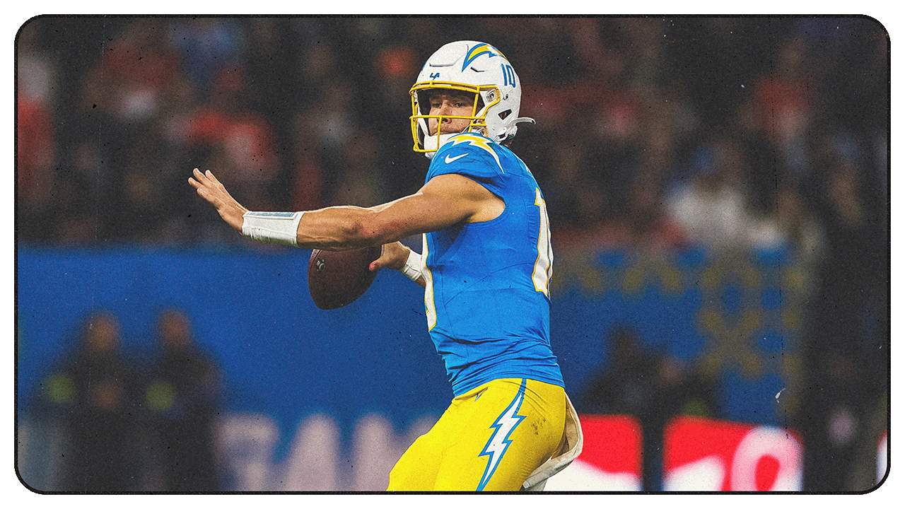 How Justin Herbert Impressed New Teammates With Stellar Week 1 Performance