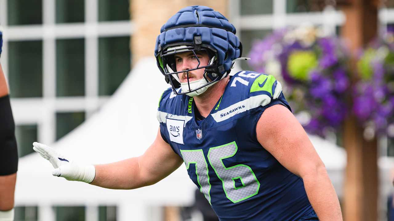 Rookie Grey Zabel Is a ‘Steadying Force’ On Seattle’s O-Line