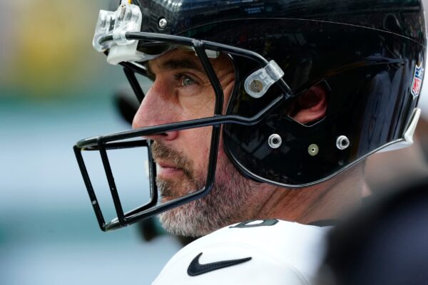 ‘Happy To Beat Everyone Associated With the Jets’ – Steelers Quarterback Aaron Rodgers Gives a Cold Statement After Beating the New York Jets