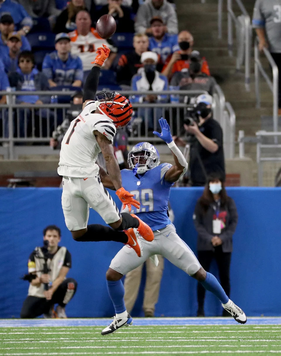 Detroit Lions cornerback Jerry Jacobs (39) defends Cincinnati Bengals wide receiver Ja'Marr Chase (1) during the first half Sunday, Oct. 17, 2021 at Ford Field.