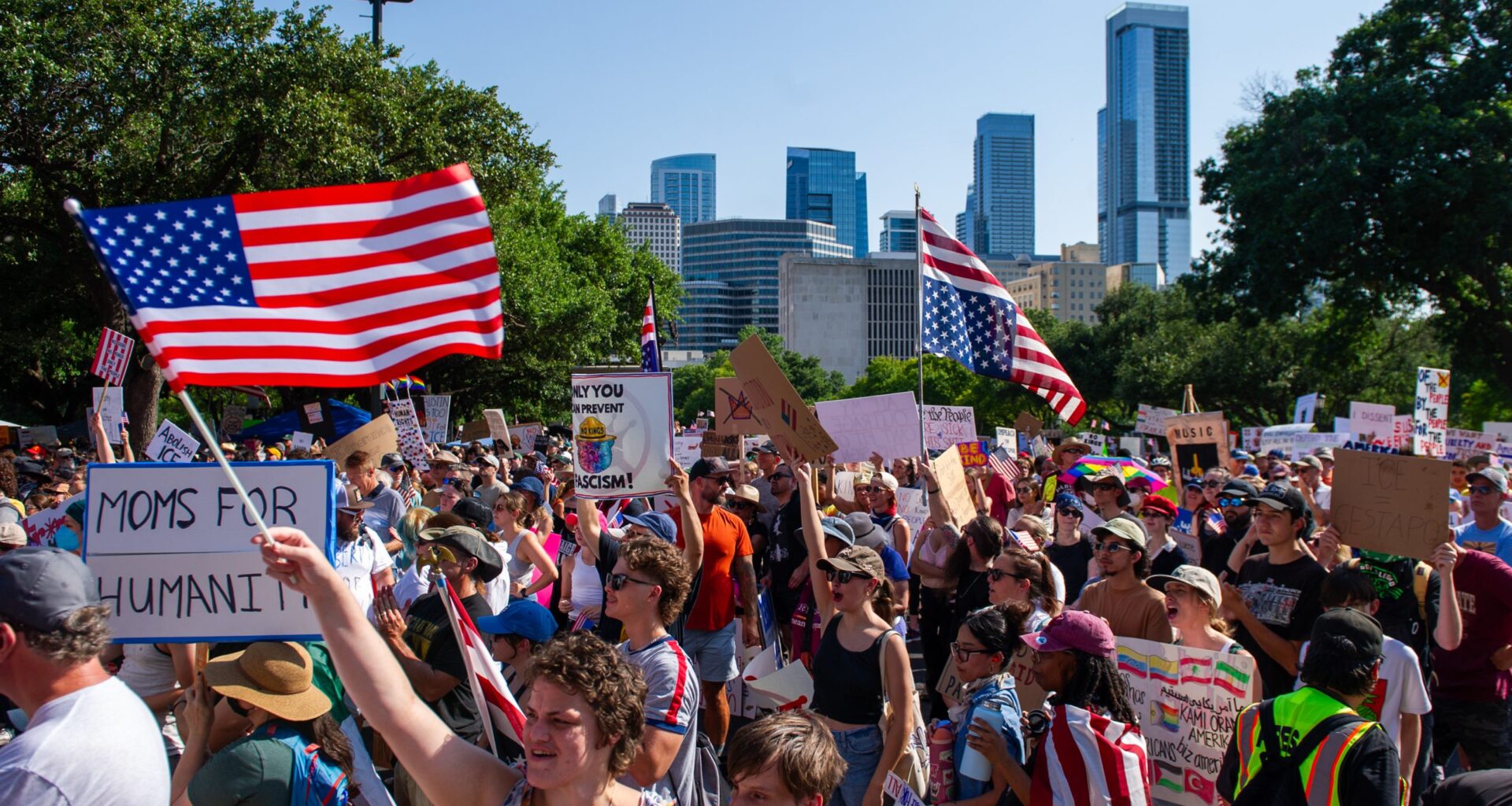Gov. Abbott to send National Guard to “No Kings” protest