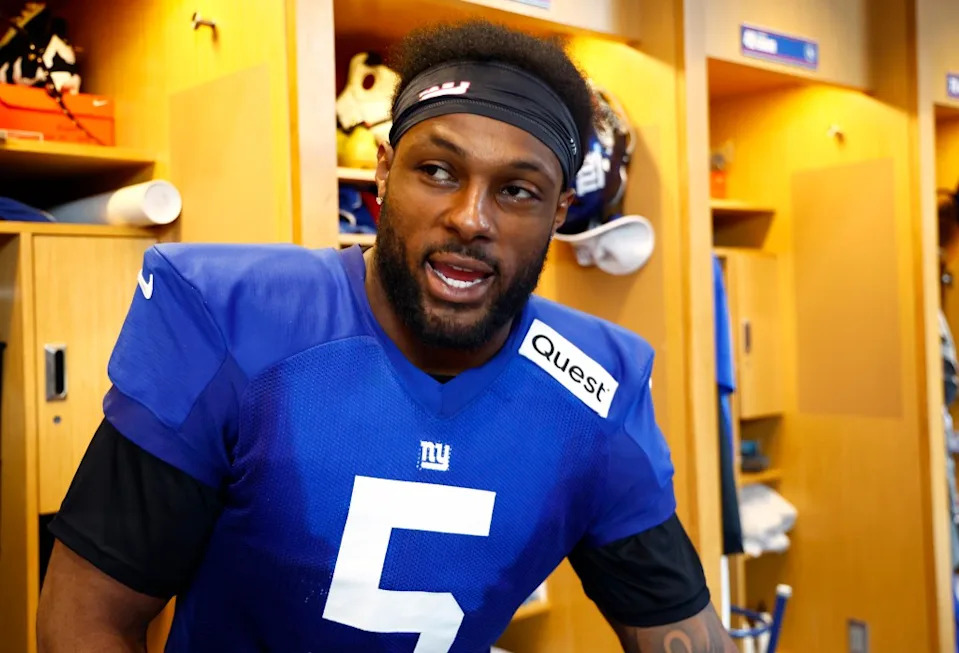 Kayvon Thibodeaux answers questions from reporters after Giants practice on Oct. 2, 2025. Noah K. Murray-NY Post