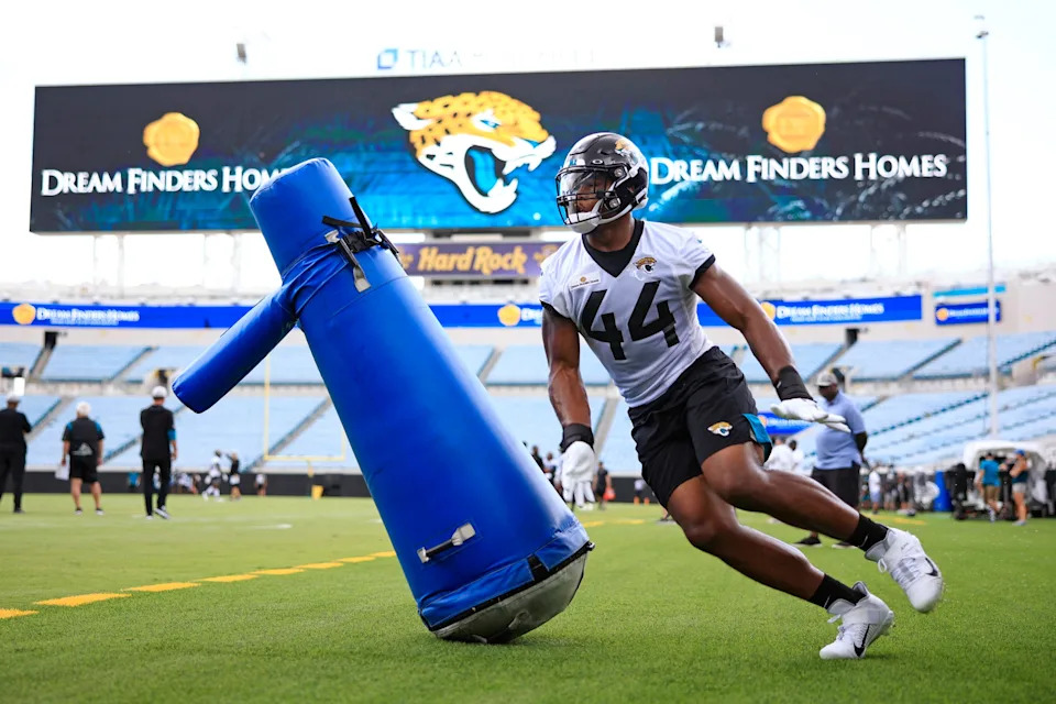 Jacksonville Jaguars outside linebacker Travon Walker (44) participates in an organized team activity Monday, June 6, 2022 at TIAA Bank Field in Jacksonville. 