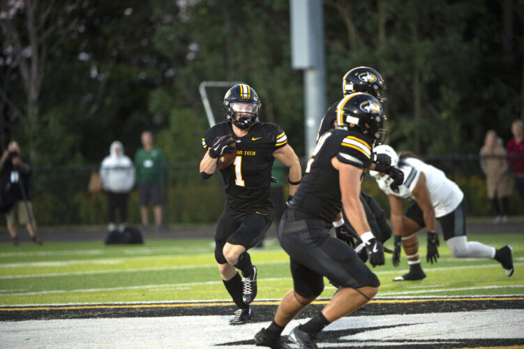 Huskies football hits the road to face Panthers | News, Sports, Jobs