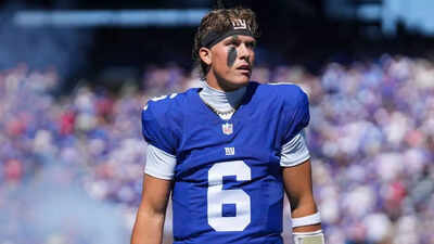 Will Jaxson Dart play against the Philadelphia Eagles today? Latest injury update on the New York Giants' quarterback
