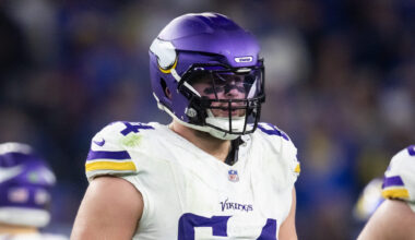 Minnesota Vikings Trying Out New Centers