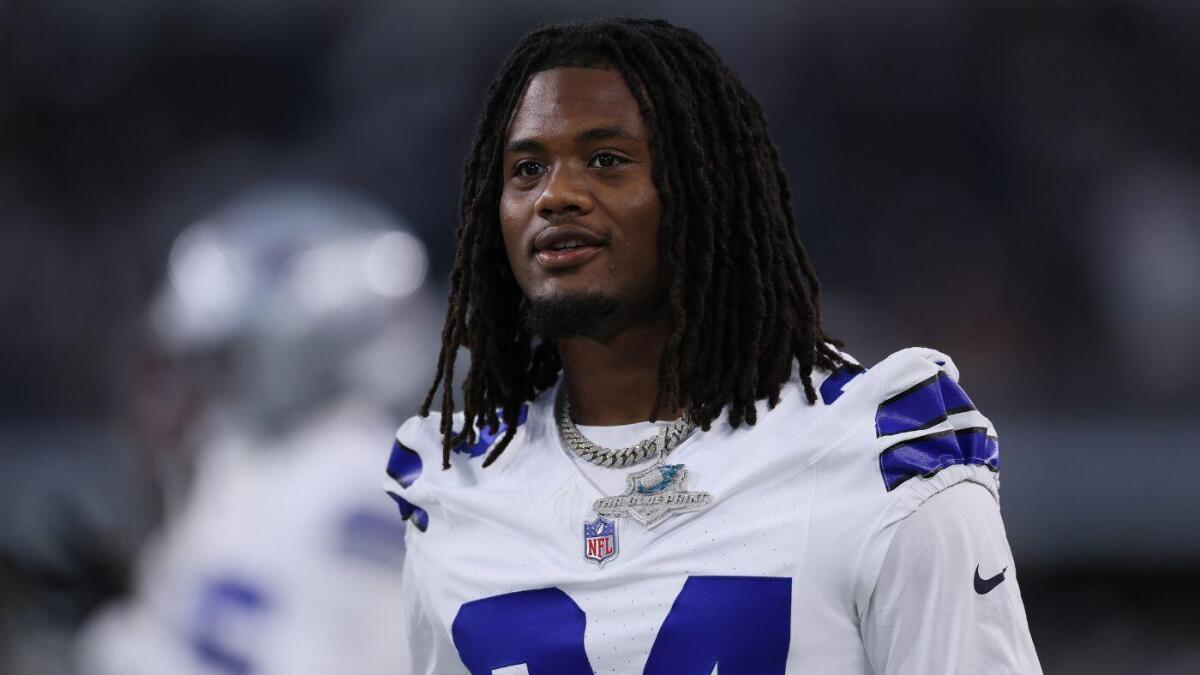 Cowboys RB Jaydon Blue set for NFL debut after 'questionable decision' on fashionable cleats causes blisters