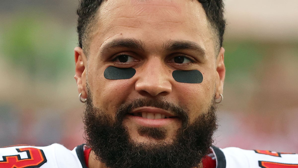 Mike Evans Headshot