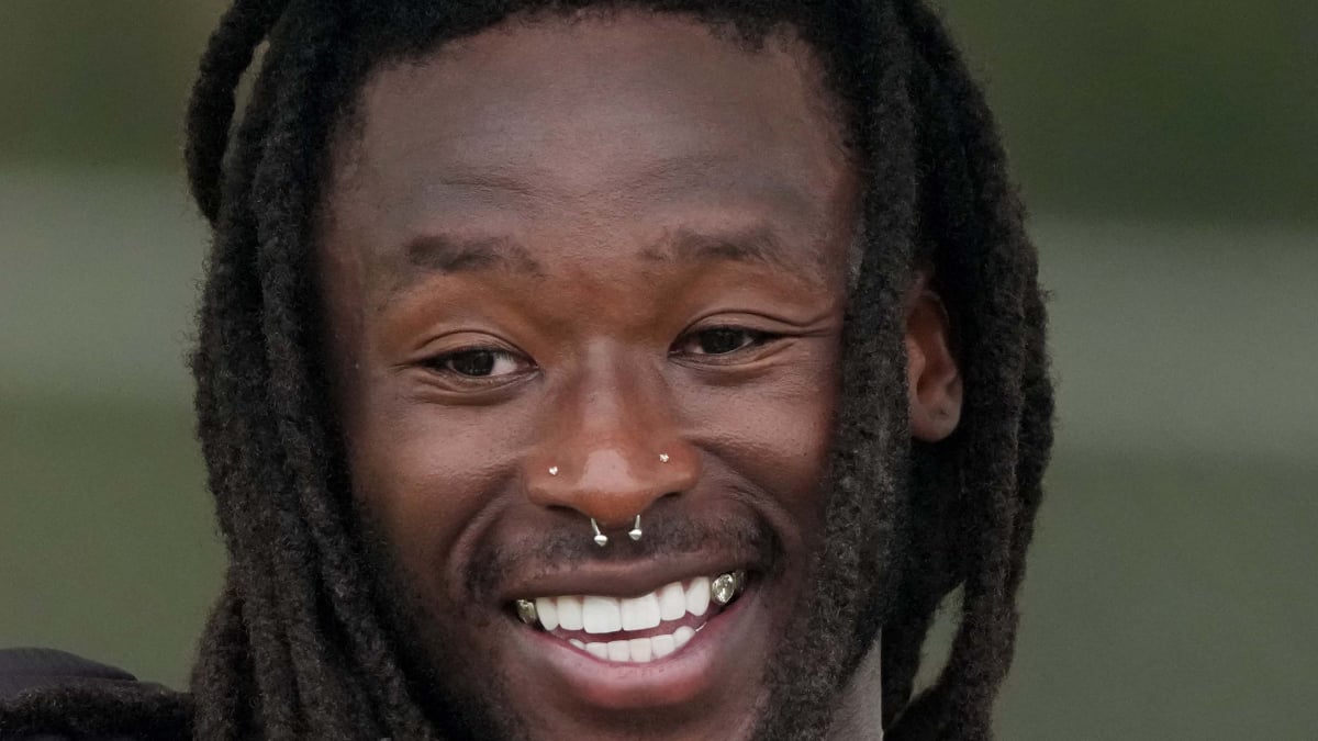 Alvin Kamara Headshot