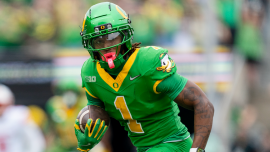 College football odds, picks, predictions: Oregon vs. Indiana, Michigan vs. USC lead intriguing Week 7 slate