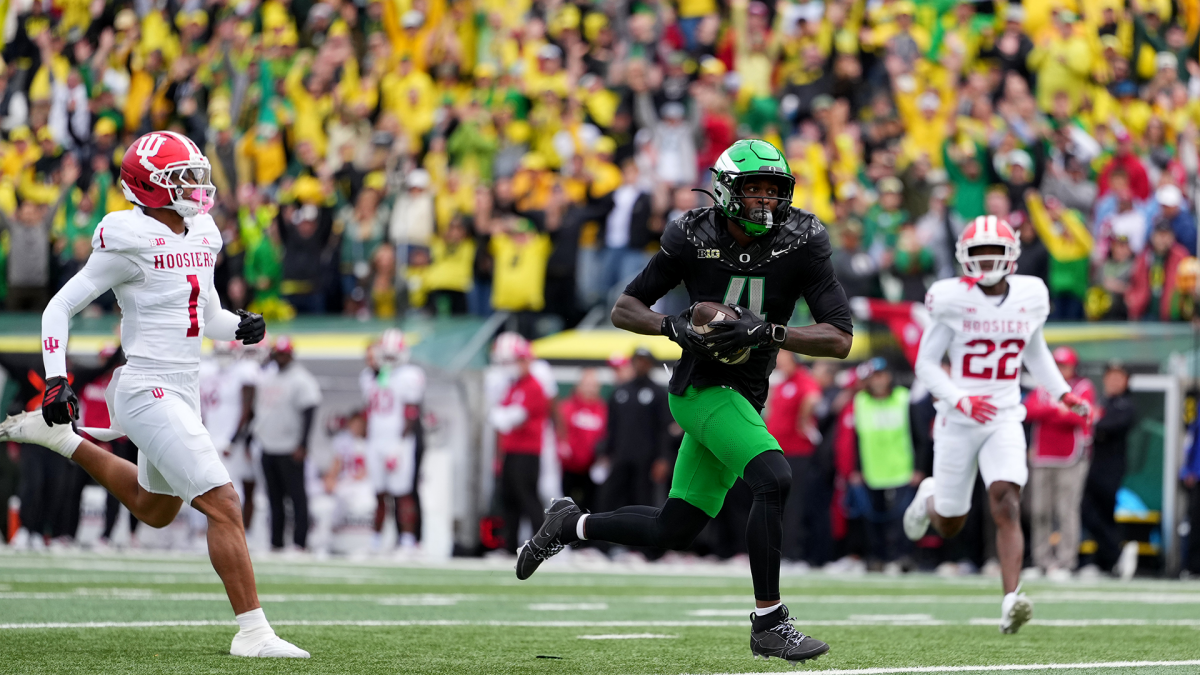 Oregon vs. Indiana live updates: Game score, analysis as Ducks, Hoosiers collide in top 10 showdown